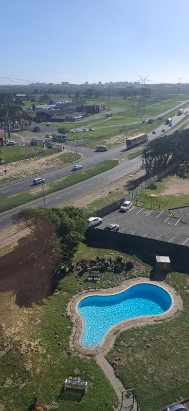 2 Bedroom Property for Sale in Goodwood Central Western Cape